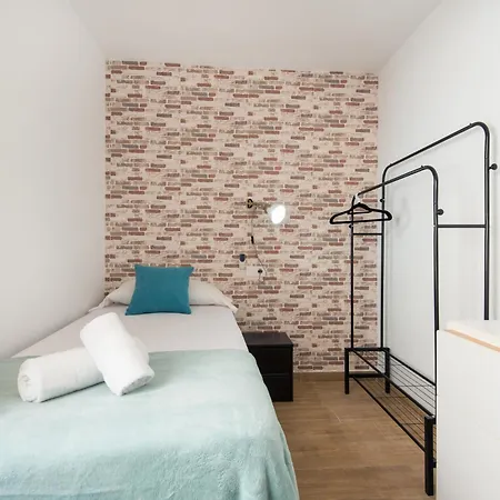 New 7th Corner Center For Groups Appartement Málaga