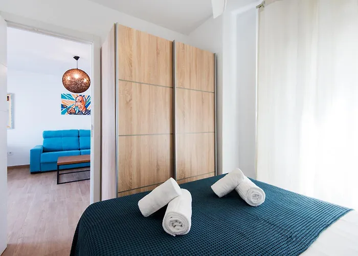 New 7th Corner Center For Groups Apartment Malaga