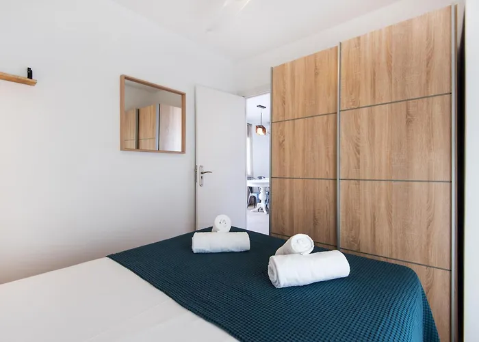 New 7th Corner Center For Groups * Malaga