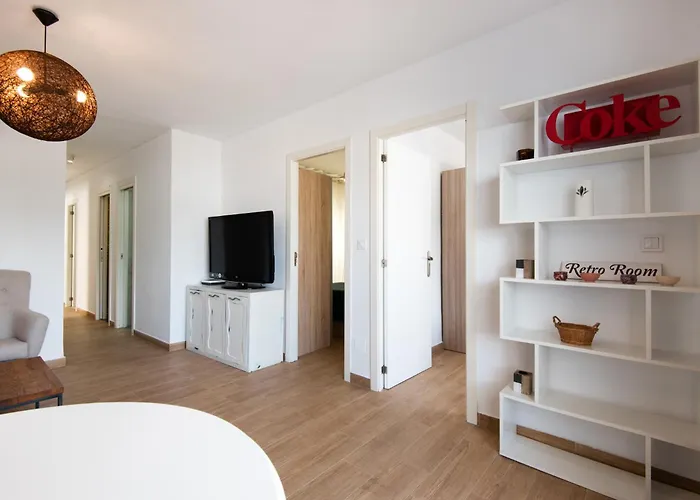 New 7th Corner Center For Groups Malaga