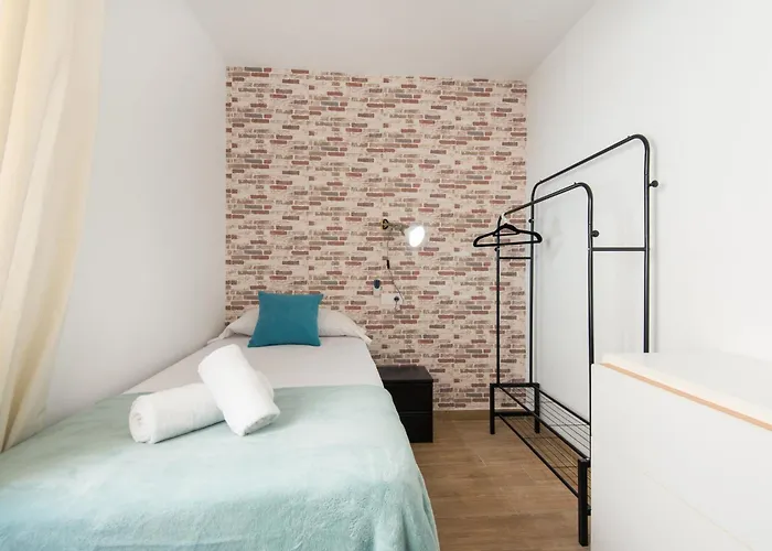 New 7th Corner Center For Groups Apartment Malaga